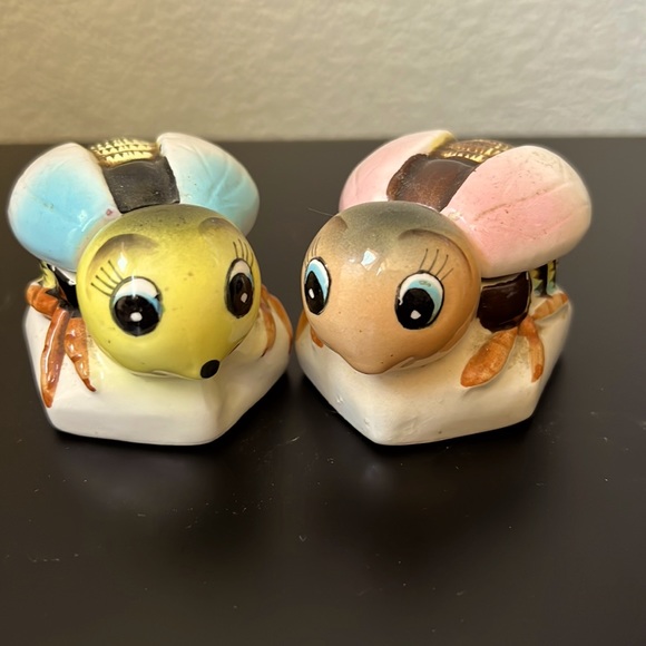Other - 2  Vintage 1960s bumble bee trinket boxes!